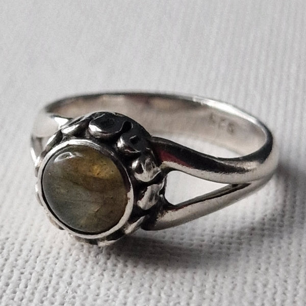 Simple Himalayan Labradorite 925 Sterling Silver Ring - Baga Ethnik Living