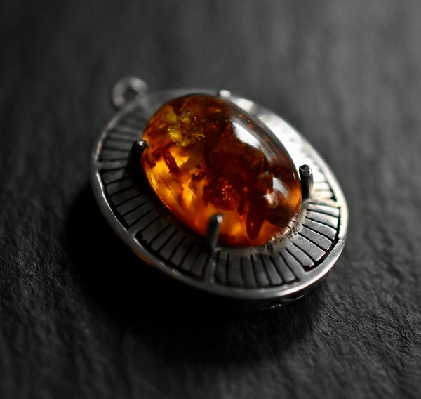 Extravagant Vintage Baltic Amber Silver Sterling 925 Pendant - Baga Ethnik Living