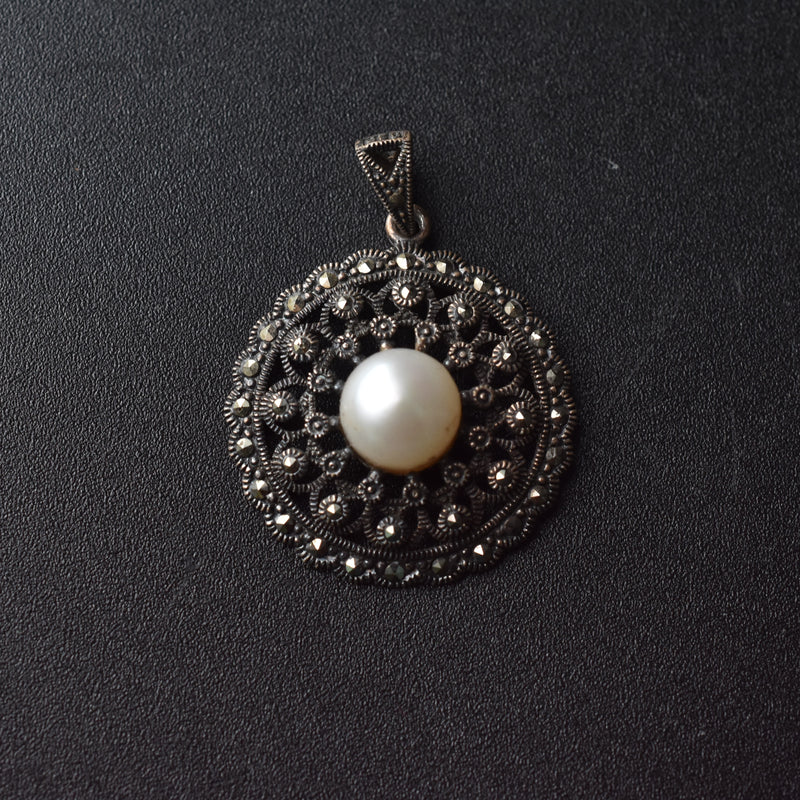 Pearl In Marcasite 925 Sterling Silver Pendant