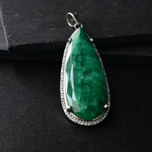 Glamour Emerald Pendant For Sale | Baga Ethnik Living