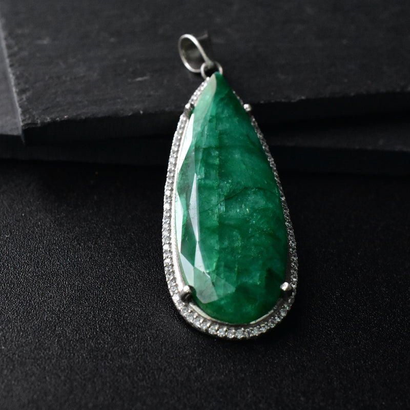 Glamour Emerald Pendant For Sale | Baga Ethnik Living